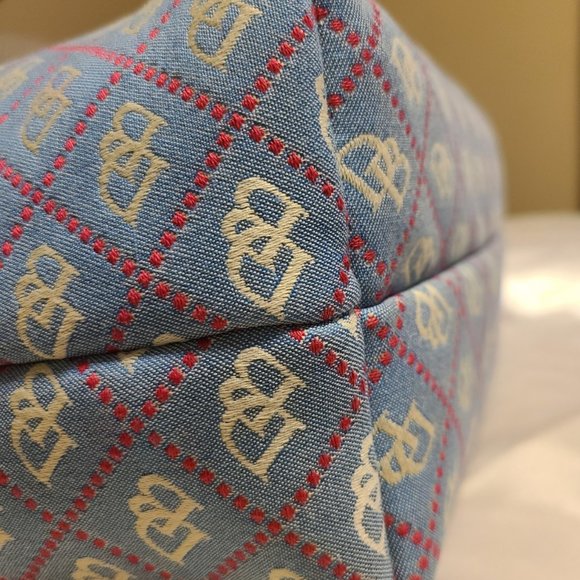 **SOLD** LIKE NEW "DOONEY & BOURKE" SHOULDER TOTE BAG - Picture 5 of 6